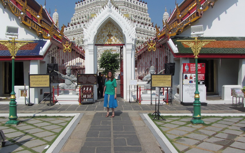Amy-Travel-Blogger-Wat-Arun-Thailand